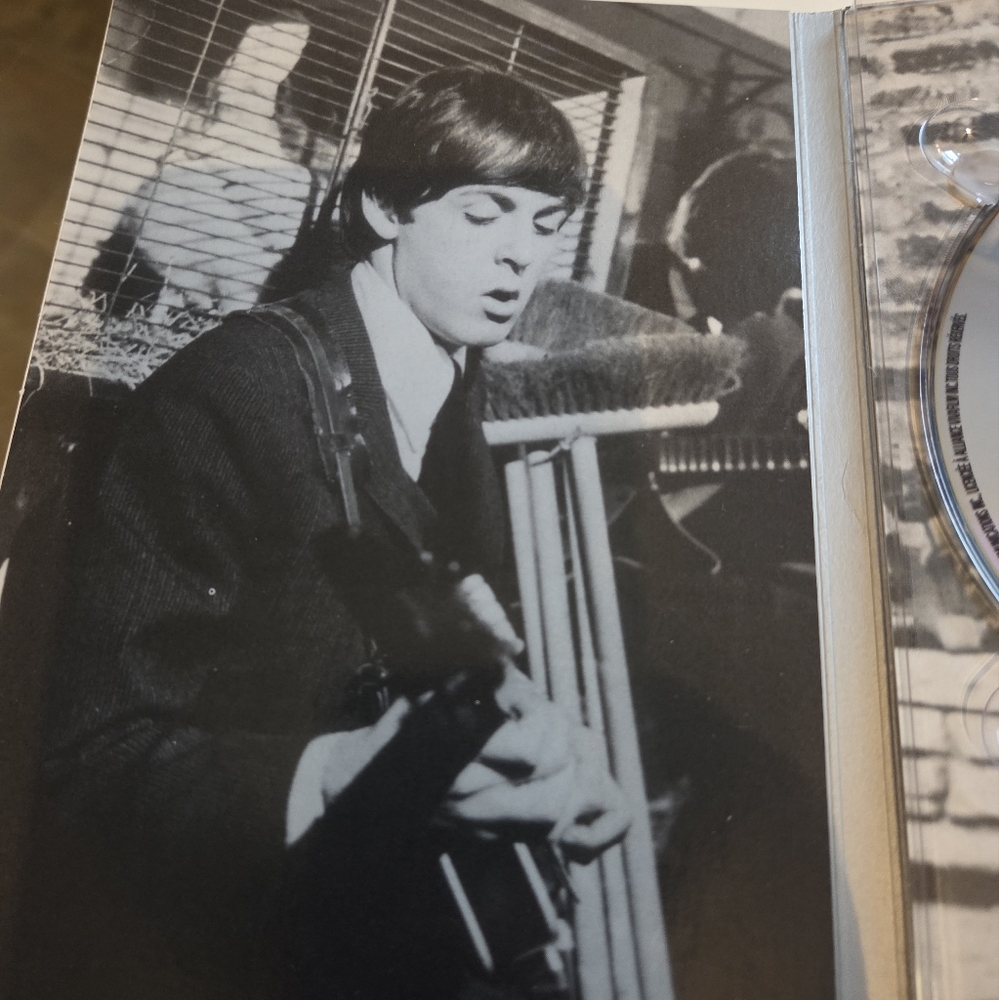 The Beatles A Hard Day's Night Collector's Series DVD - Picture 5 of 8